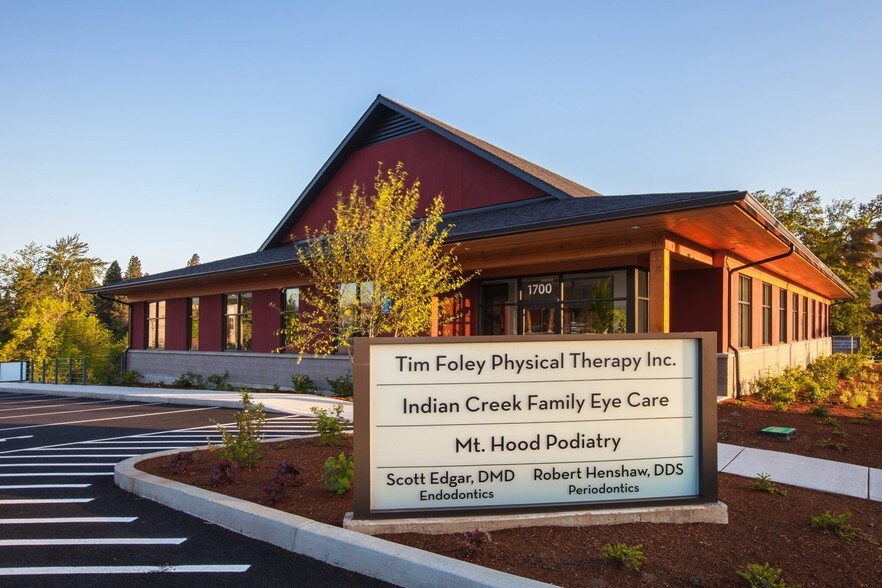 1700 12th St, Hood River, OR for sale - Primary Photo - Image 1 of 1