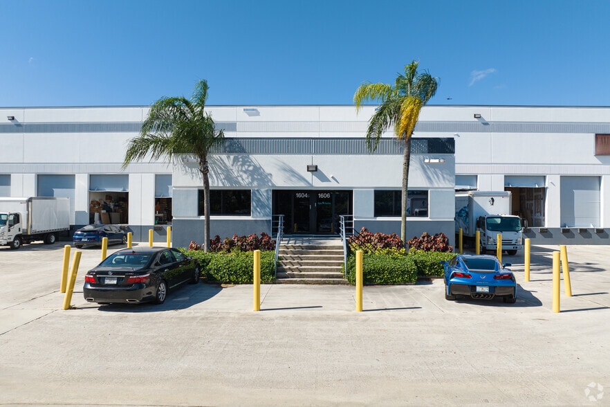 1600-1614 NW 23rd Ave, Fort Lauderdale, FL for lease - Building Photo - Image 3 of 3