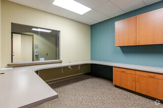 4709-4711 Golf Rd, Skokie, IL for lease Interior Photo- Image 2 of 7