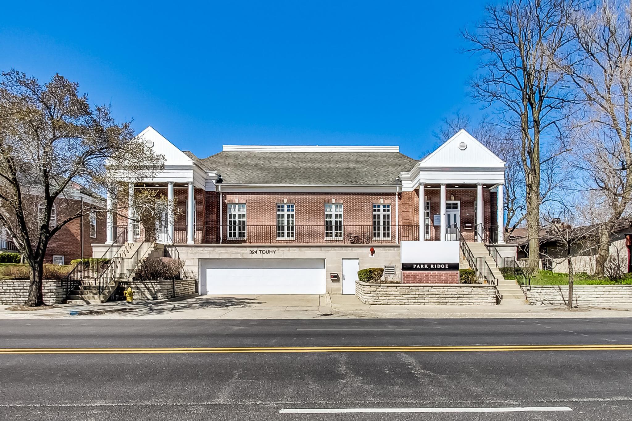 324 W Touhy Ave, Park Ridge, IL for lease Building Photo- Image 1 of 48