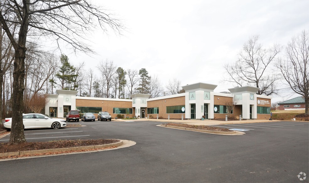 1230 Alverser Dr, Midlothian, VA for sale - Primary Photo - Image 1 of 1
