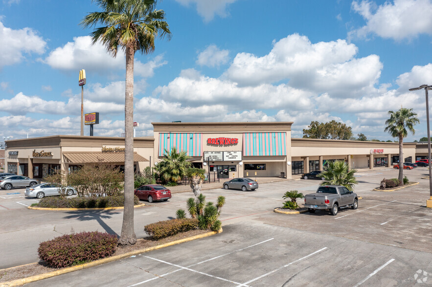 6902-6958 Garth Rd, Baytown, TX for lease - Building Photo - Image 1 of 6