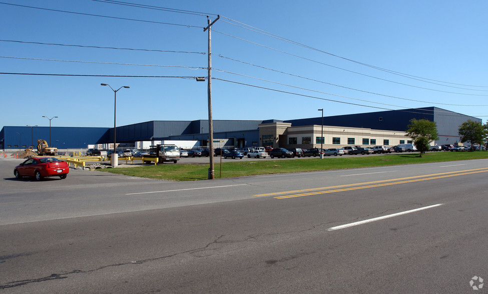 7230 Morgan Rd, Liverpool, NY for lease - Primary Photo - Image 1 of 4