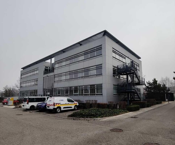 Office in Saint-Priest for lease - Building Photo - Image 1 of 11