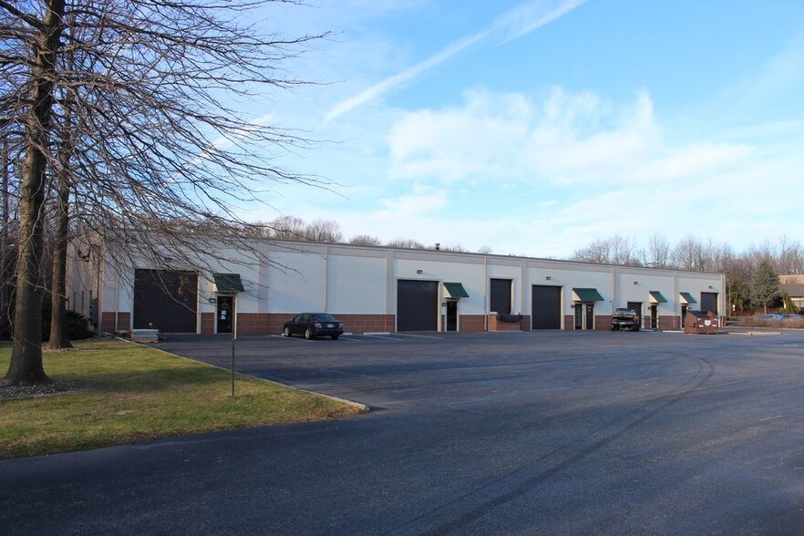 28 Haypress Rd, Cranbury, NJ 08512