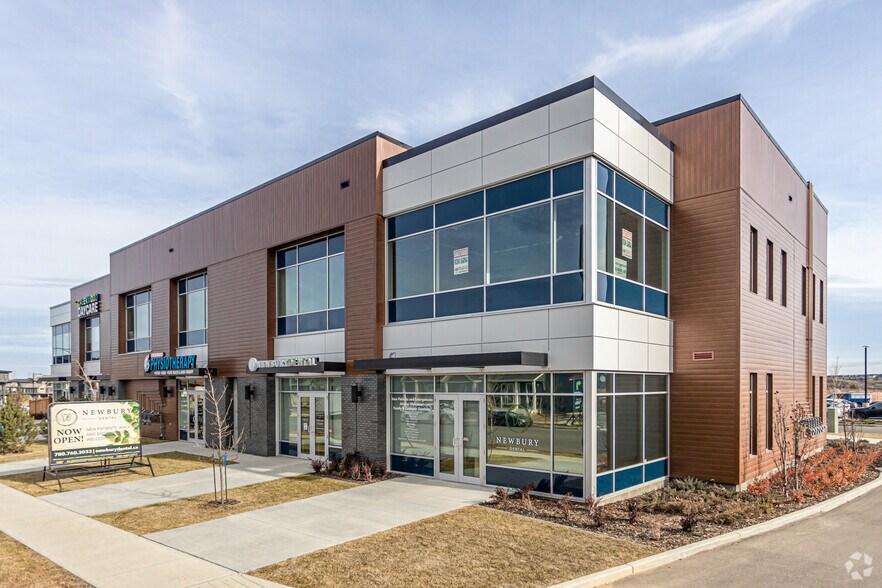 8305 Chappelle Way SW, Edmonton, AB for sale - Building Photo - Image 2 of 3