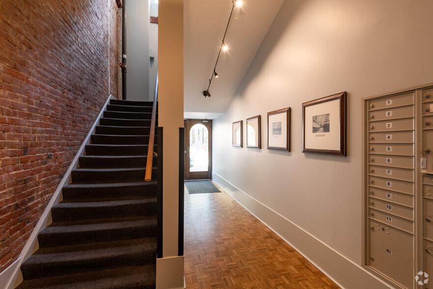 119 S Main St, Seattle, WA for lease - Lobby - Image 3 of 29