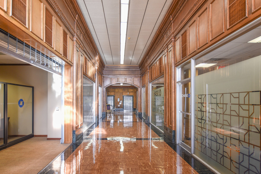 900 8th St, Wichita Falls, TX for lease - Lobby - Image 3 of 6