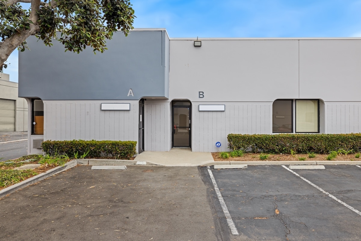 3621 W MacArthur Blvd, Santa Ana, CA for lease Interior Photo- Image 1 of 11