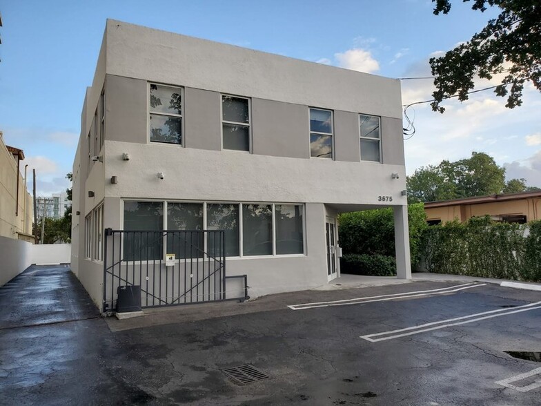 3675 SW 24th St, Miami, FL for lease - Building Photo - Image 2 of 5