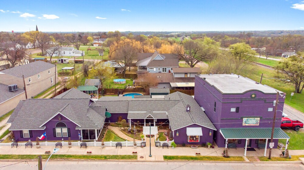 103 E Center St, Lorena, TX for sale Primary Photo- Image 1 of 1