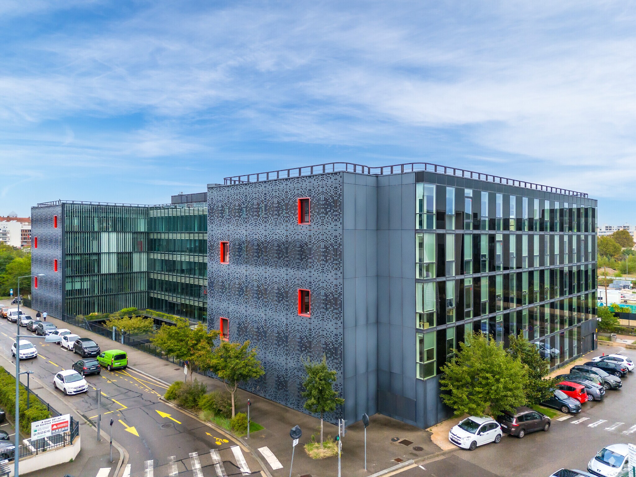 Office in Villeurbanne for lease Primary Photo- Image 1 of 5