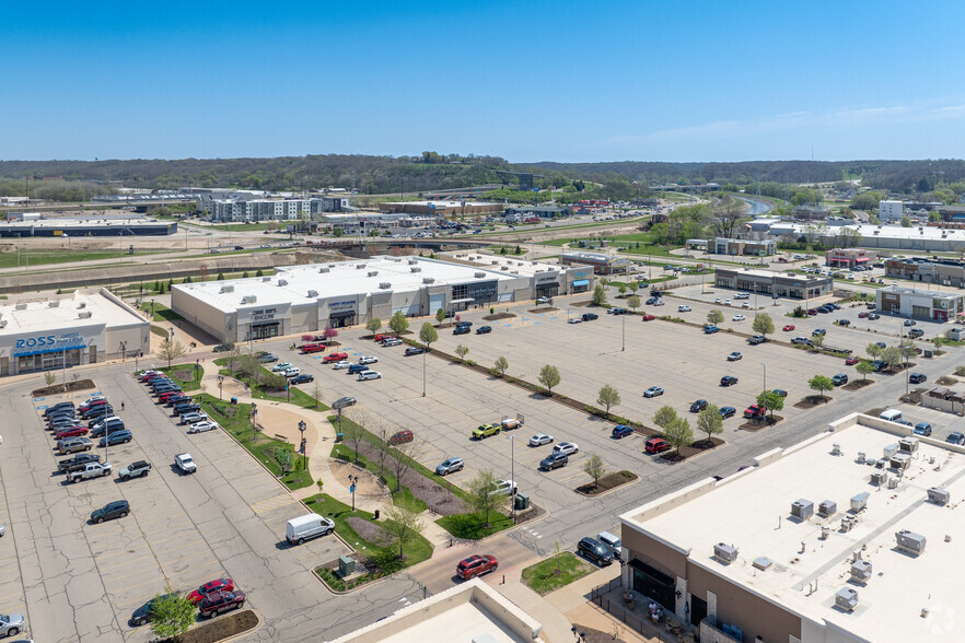 340 W Washington St, East Peoria, IL for lease - Aerial - Image 2 of 3