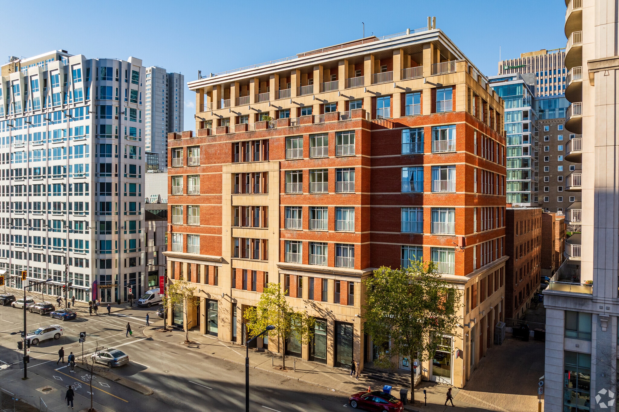 2015 Rue de la Montagne, Montréal, QC for sale Primary Photo- Image 1 of 1