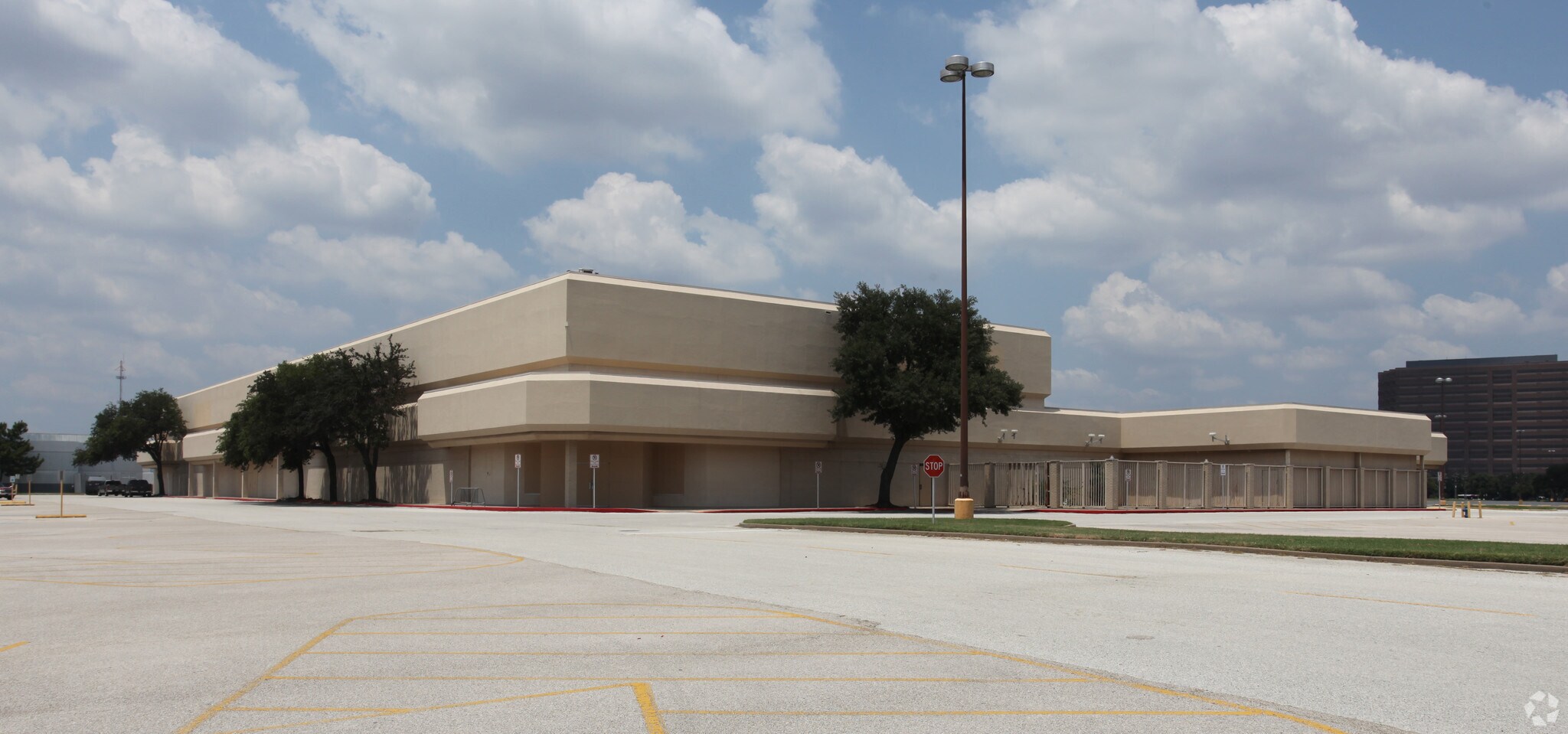 100 Greenspoint Mall, Houston, TX for sale Primary Photo- Image 1 of 1