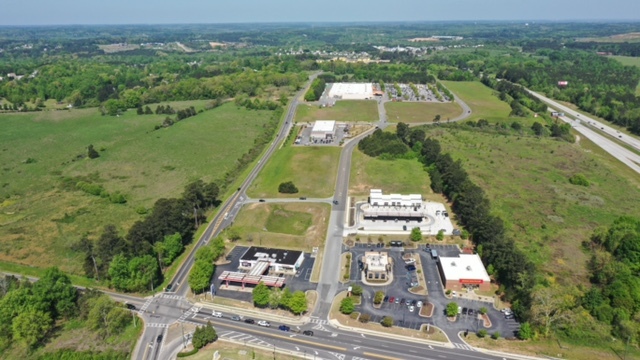 1953 Parkway Pointe Dr, Winder, GA for sale - Building Photo - Image 3 of 5