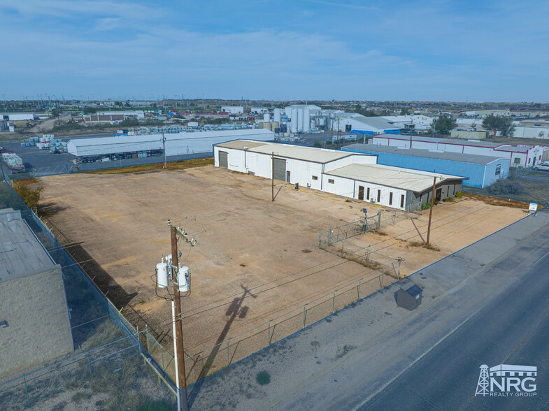 2415 E Highway 80, Midland, TX for lease - Building Photo - Image 1 of 14