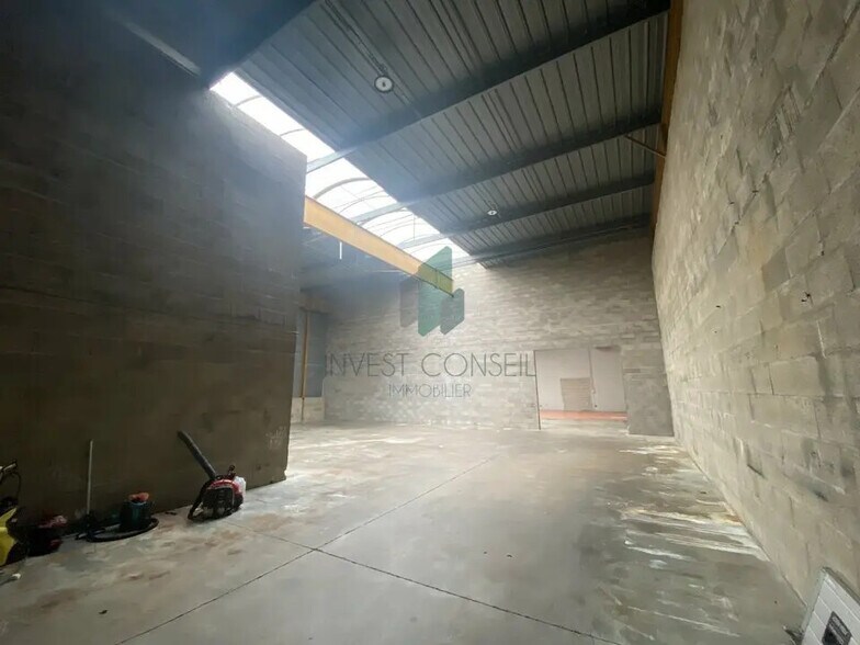 Office in Bezons for lease - Interior Photo - Image 1 of 7