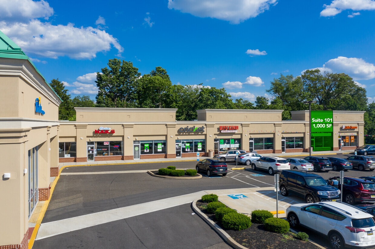 5000 N Crescent Blvd, Pennsauken, NJ for lease Interior Photo- Image 1 of 5