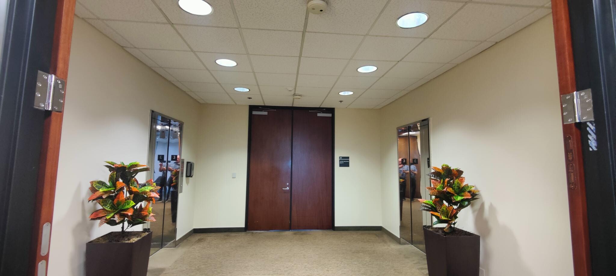 180 N Riverview Dr, Anaheim, CA for lease Lobby- Image 1 of 4