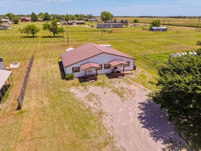 109 Clover Ln, Amber, OK for sale - Primary Photo - Image 1 of 14