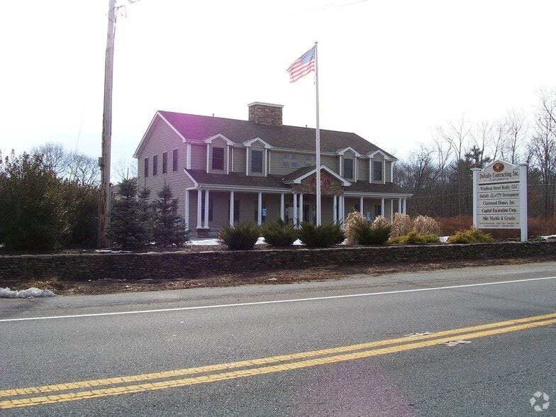 55 Winthrop St, Rehoboth, MA 02769