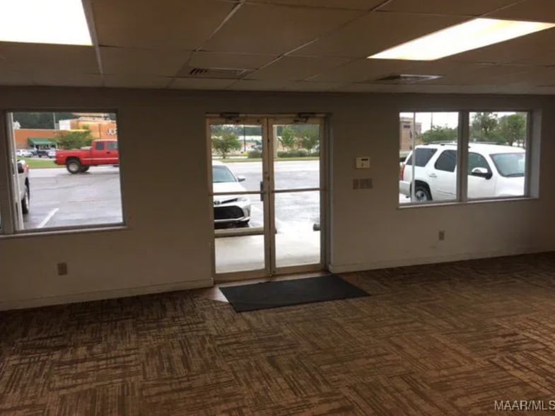 1015 River Falls St, Andalusia, AL for sale - Interior Photo - Image 3 of 6