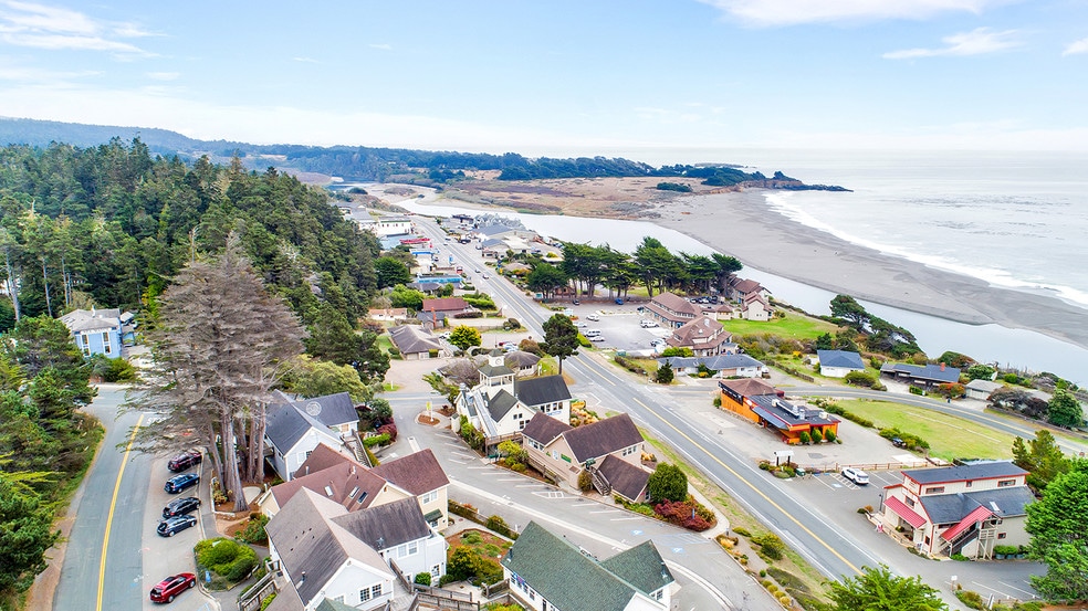 39102 Ocean Dr, Gualala, CA 95445