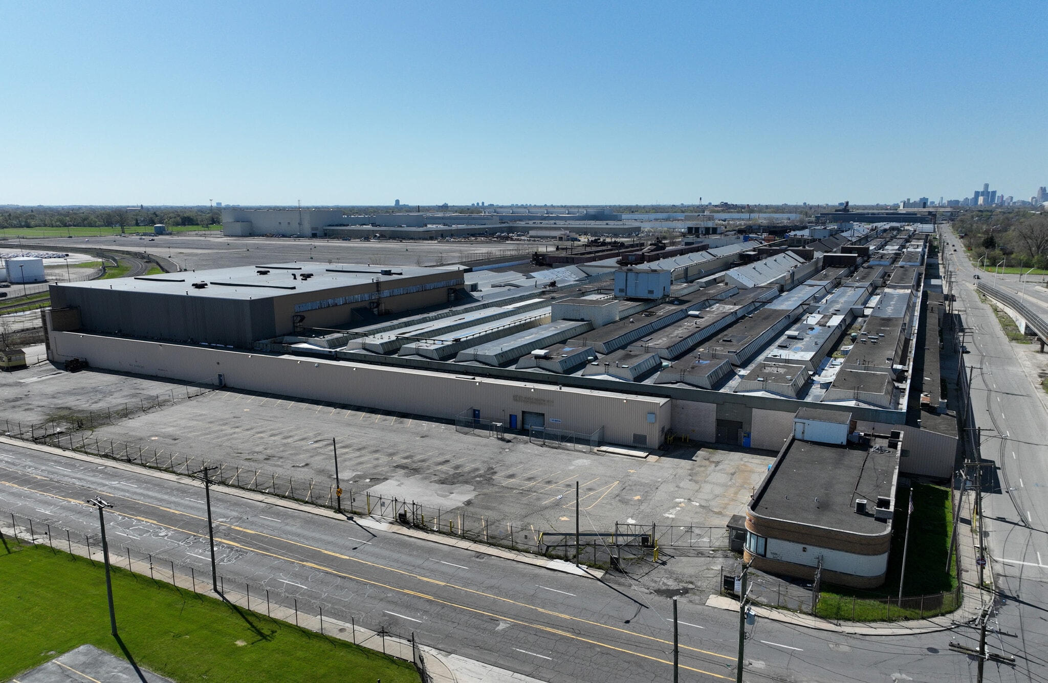 6334 Lynch Rd, Detroit, MI for lease Building Photo- Image 1 of 1