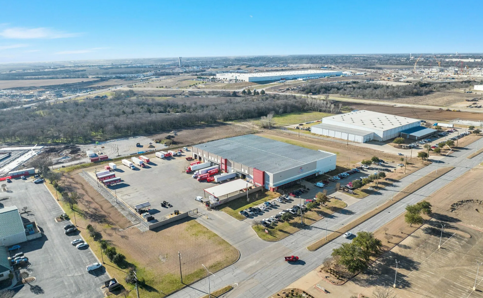 2701 Texas Central Pky, Waco, TX for lease - Primary Photo - Image 1 of 5