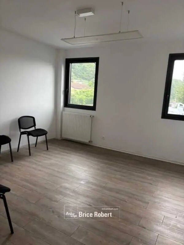 Industrial in Irigny for lease Interior Photo- Image 1 of 1