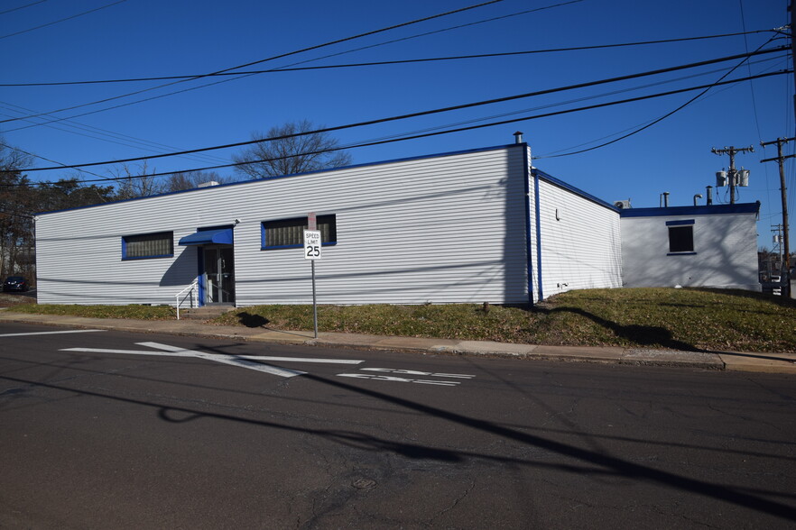 607 W Park Ave, Perkasie, PA for sale - Building Photo - Image 1 of 14