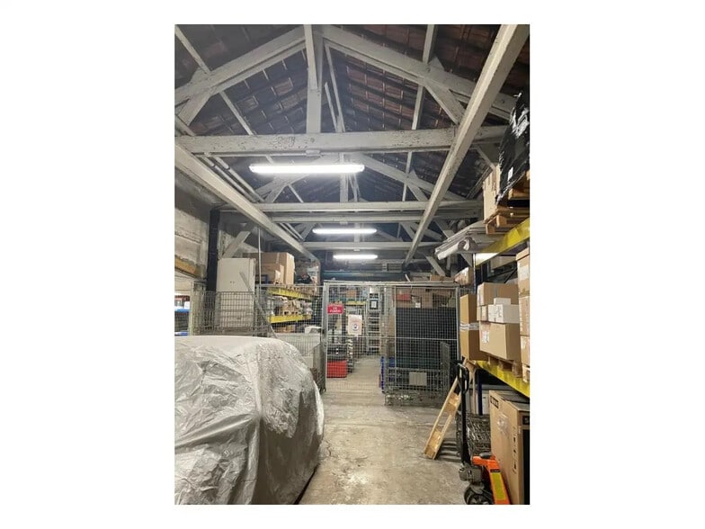 Flex in Malakoff for sale - Building Photo - Image 3 of 10