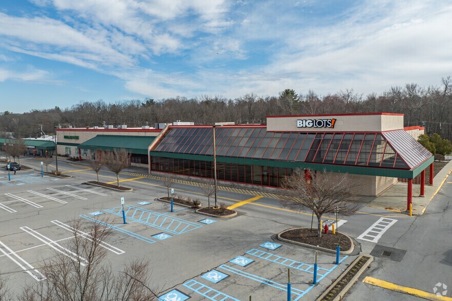 1574 Route 9, Wappingers Falls, NY for sale - Primary Photo - Image 1 of 1