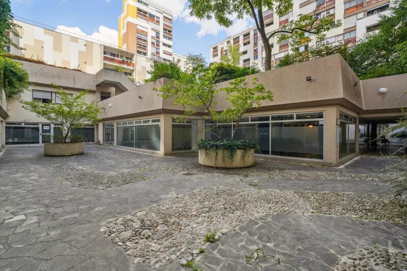 Office in Paris for sale Building Photo- Image 1 of 15