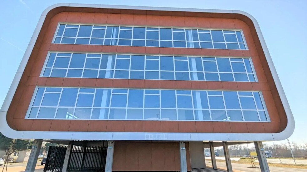 Office in Labège for lease - Building Photo - Image 3 of 27