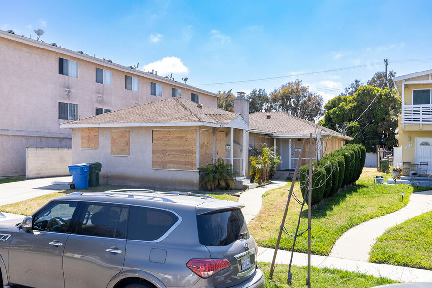 8931 Ramsgate Ave, Los Angeles, CA for sale - Building Photo - Image 3 of 8