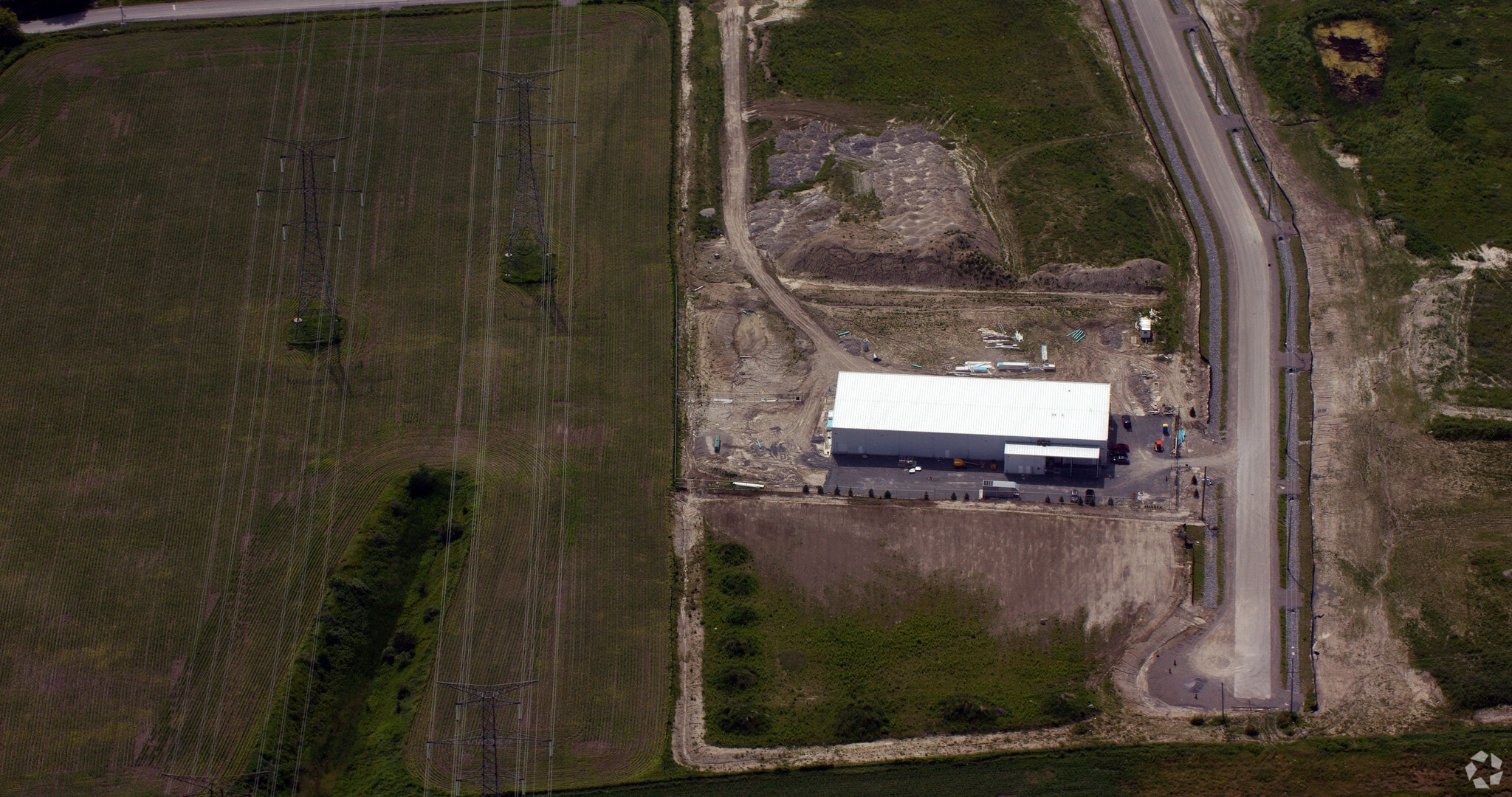 685 Lake Rd, Bowmanville, ON for sale Primary Photo- Image 1 of 1