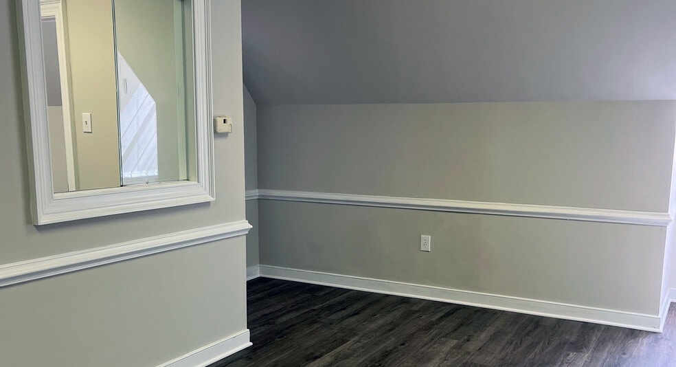 2500-2505 Pocoshock Place portfolio of 2 properties for sale on LoopNet.com - Building Photo - Image 3 of 13