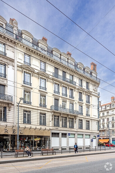 49 Avenue Maréchal De Saxe, Lyon for sale - Building Photo - Image 2 of 21