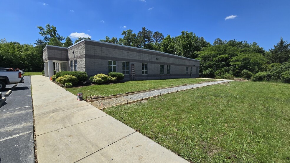 702 Henson St, Albemarle, NC for lease - Building Photo - Image 3 of 4