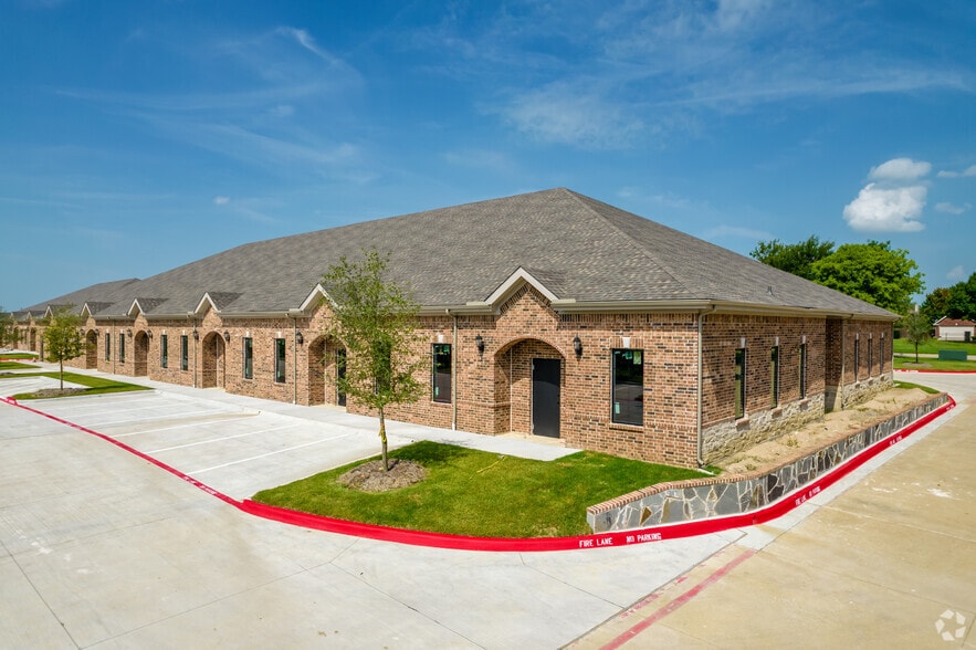 2751 S Stonebridge Dr, McKinney, TX for lease - Building Photo - Image 2 of 24