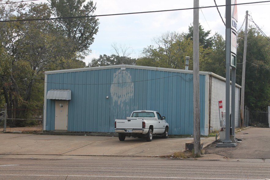 125 E McDowell Rd, Jackson, MS 39204