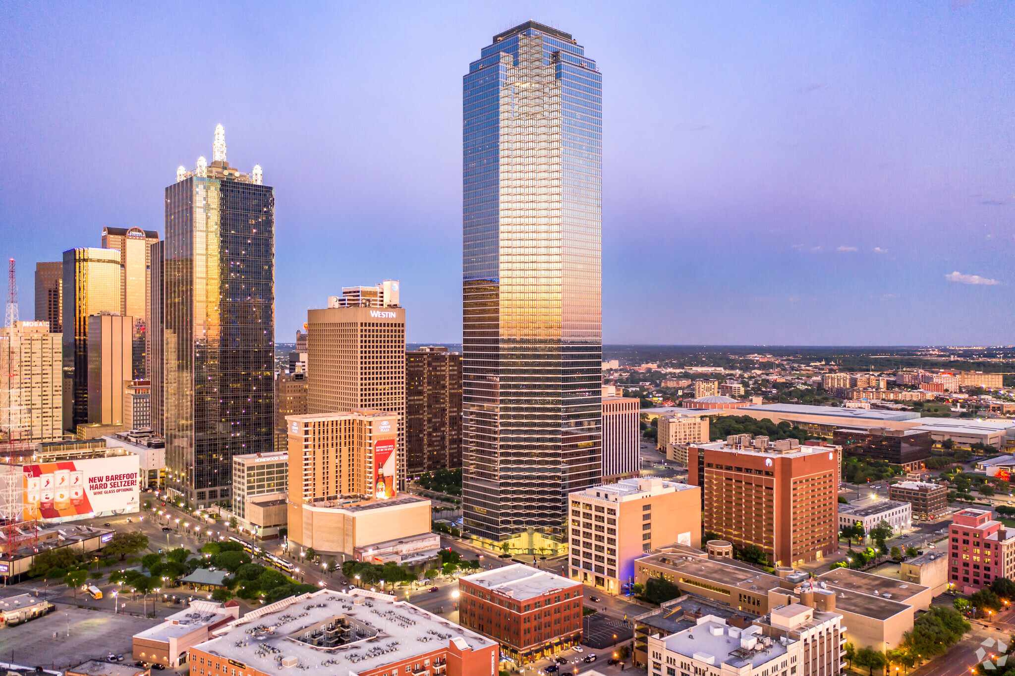 901 Main St, Dallas, TX for lease Building Photo- Image 1 of 25