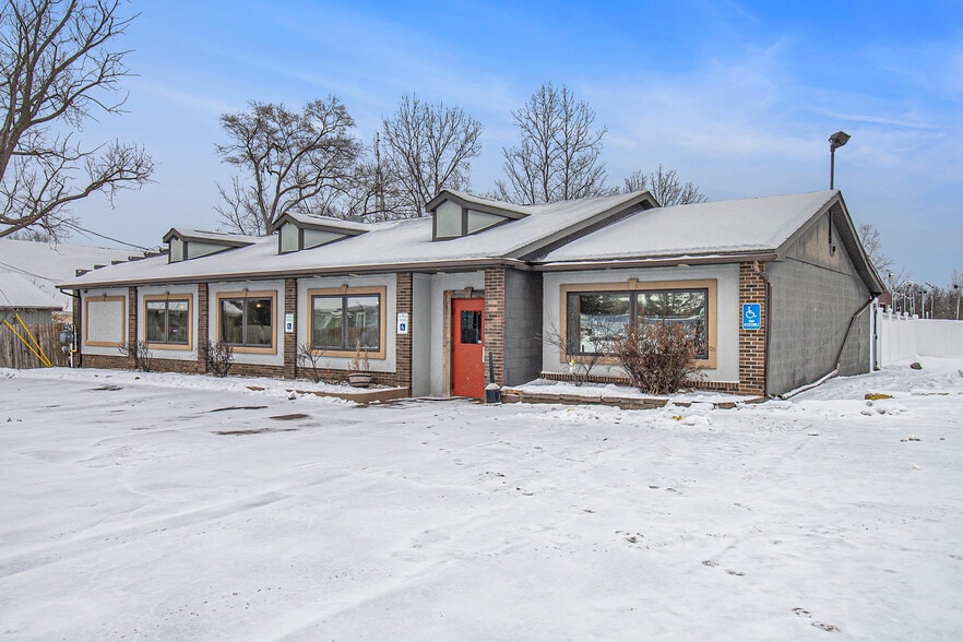 5153 Fenton Rd, Flint, MI for sale - Building Photo - Image 2 of 34