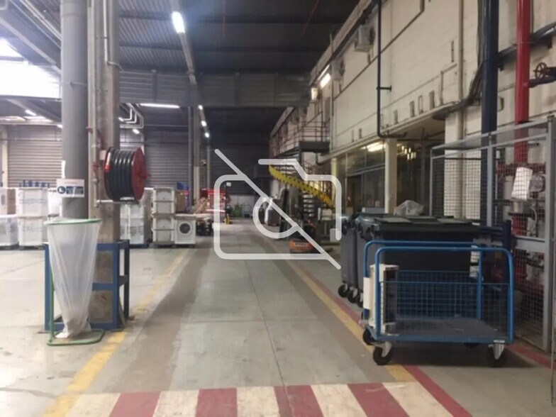 Industrial in Wissous for lease - Building Photo - Image 3 of 3