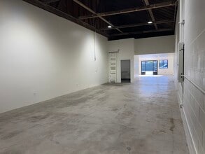 1726 N Ventura Ave, Ventura, CA for lease Interior Photo- Image 1 of 5