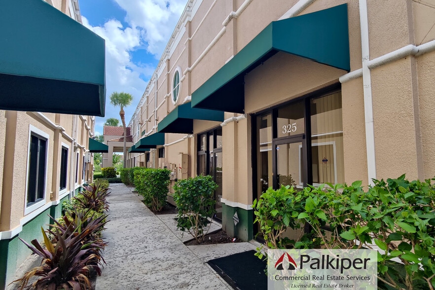 323 W Oak St, Kissimmee, FL for lease - Building Photo - Image 1 of 6