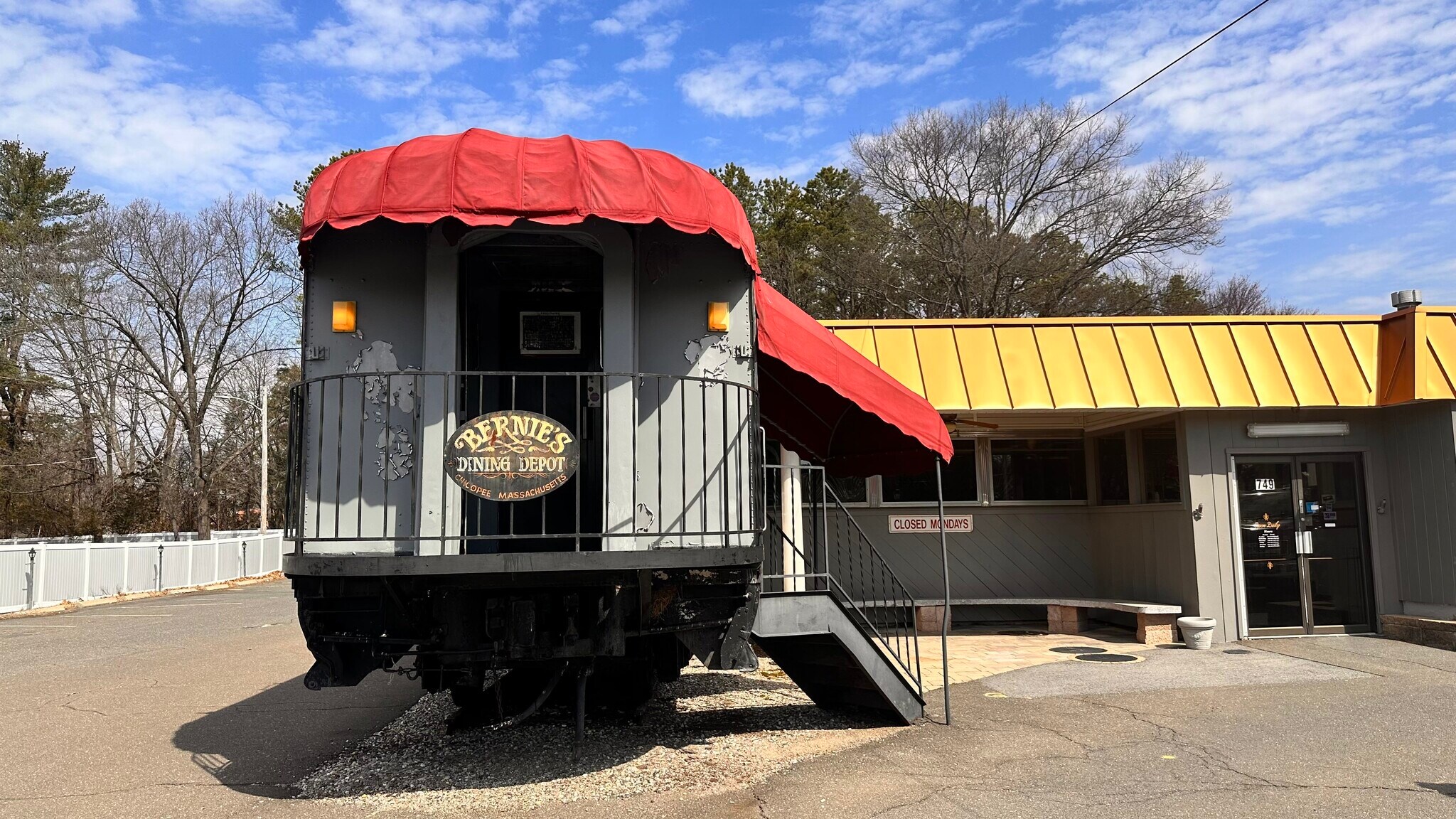 749 James St, Chicopee, MA for sale Primary Photo- Image 1 of 1
