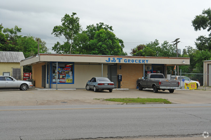 2325 S 4th St, Beaumont, TX for sale - Building Photo - Image 2 of 2